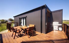 The Savvy Retreat - Vineyard Views